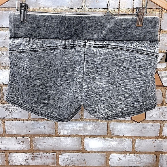 Billabong Gray Velour Logo Lounge Shorts, Women’s Size Medium. - Picture 3 of 5